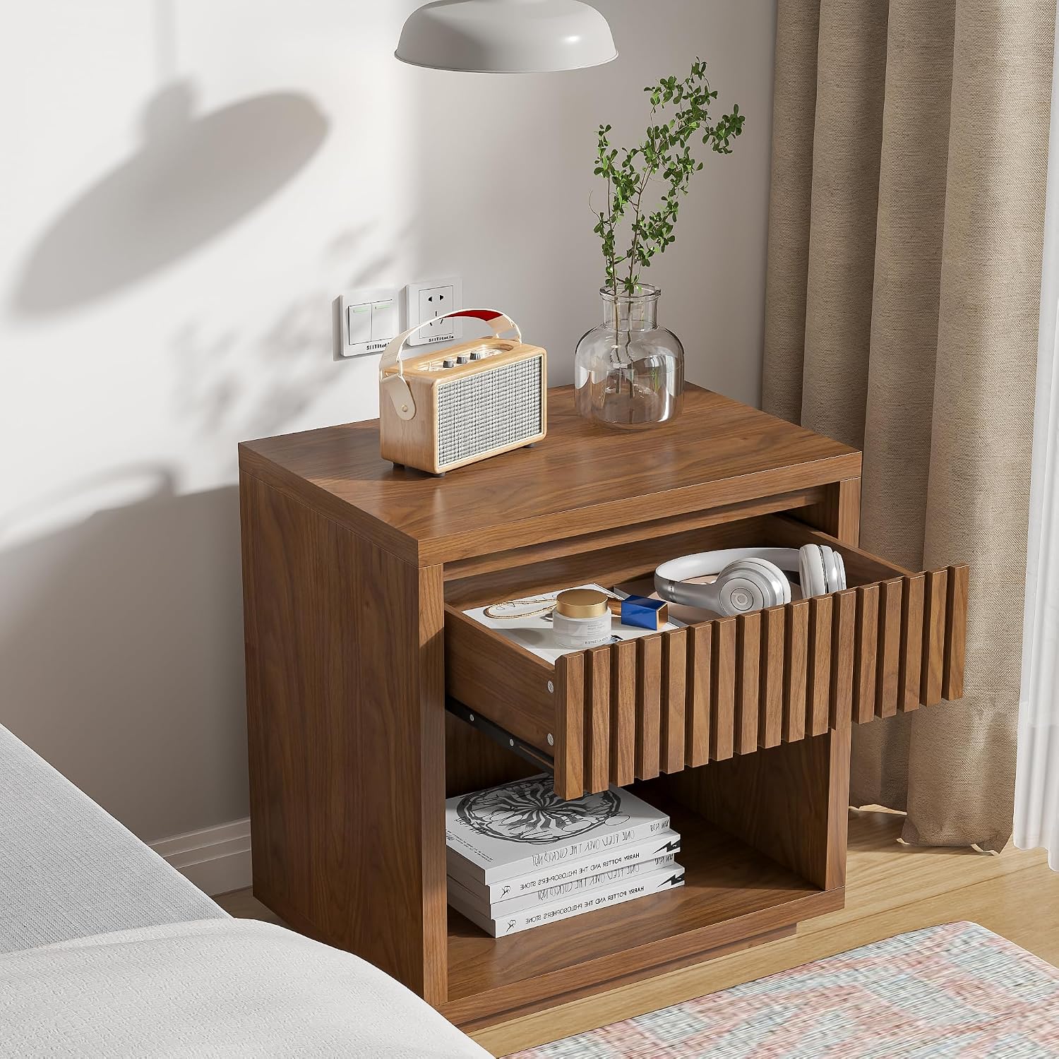 Комплект из двух прикроватных  – обзор и цена Solid Wood Nightstand 2 Drawers